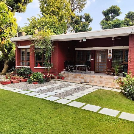 Saffronstays Doon Garden Villa - Near Doon School And Mall Road Dehradun Bagian luar foto