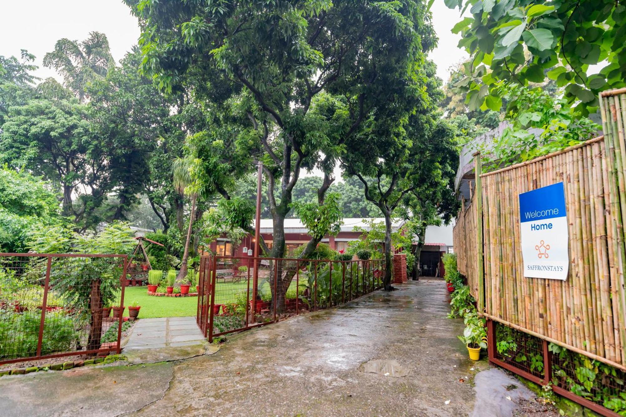 Saffronstays Doon Garden Villa - Near Doon School And Mall Road Dehradun Bagian luar foto
