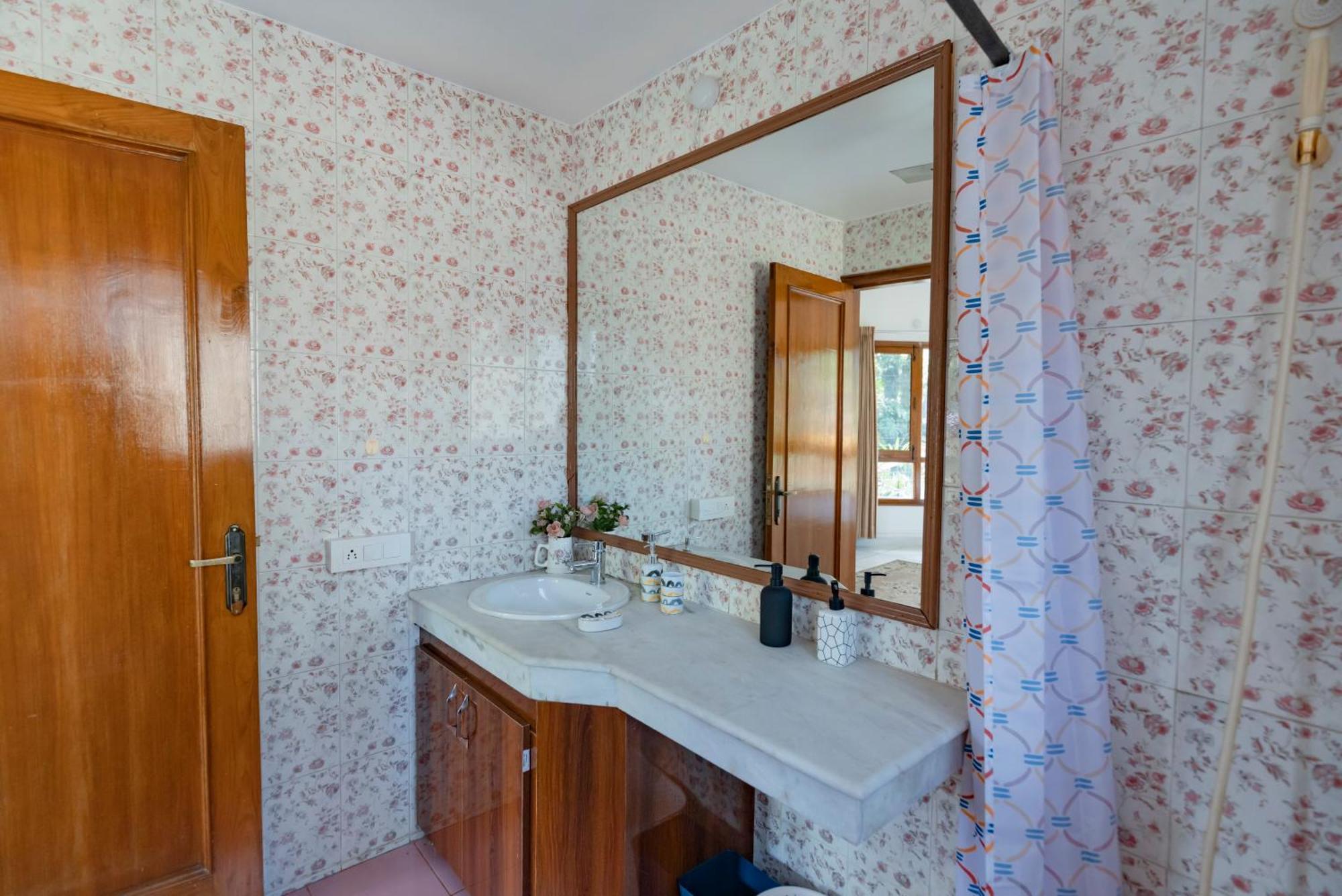 Saffronstays Doon Garden Villa - Near Doon School And Mall Road Dehradun Bagian luar foto